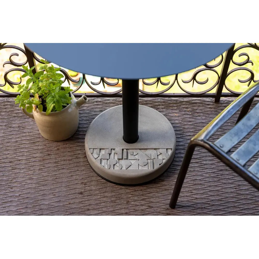 DONUT CUTAWAY BISTRO TABLE