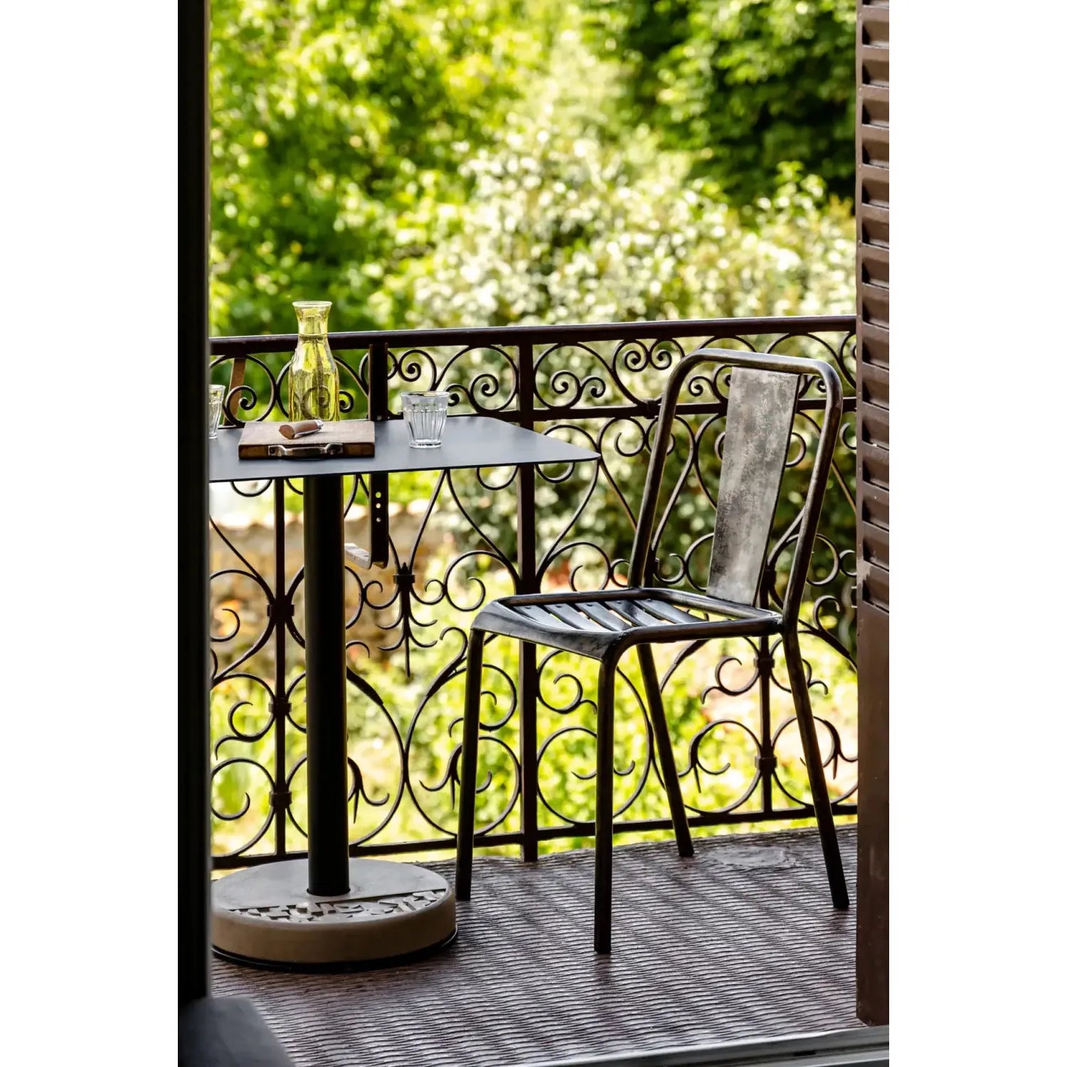 DONUT RECTANGULAR BISTRO TABLE