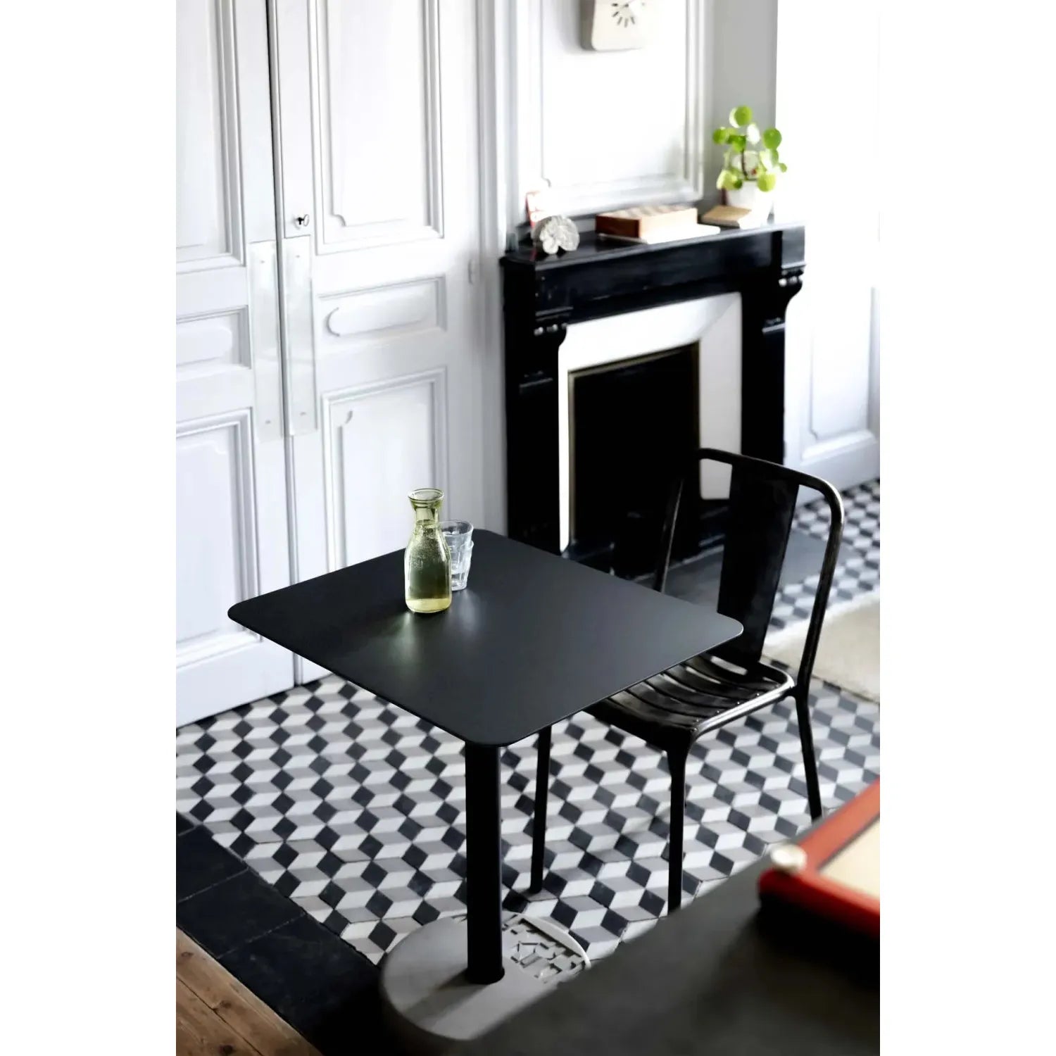 DONUT RECTANGULAR BISTRO TABLE