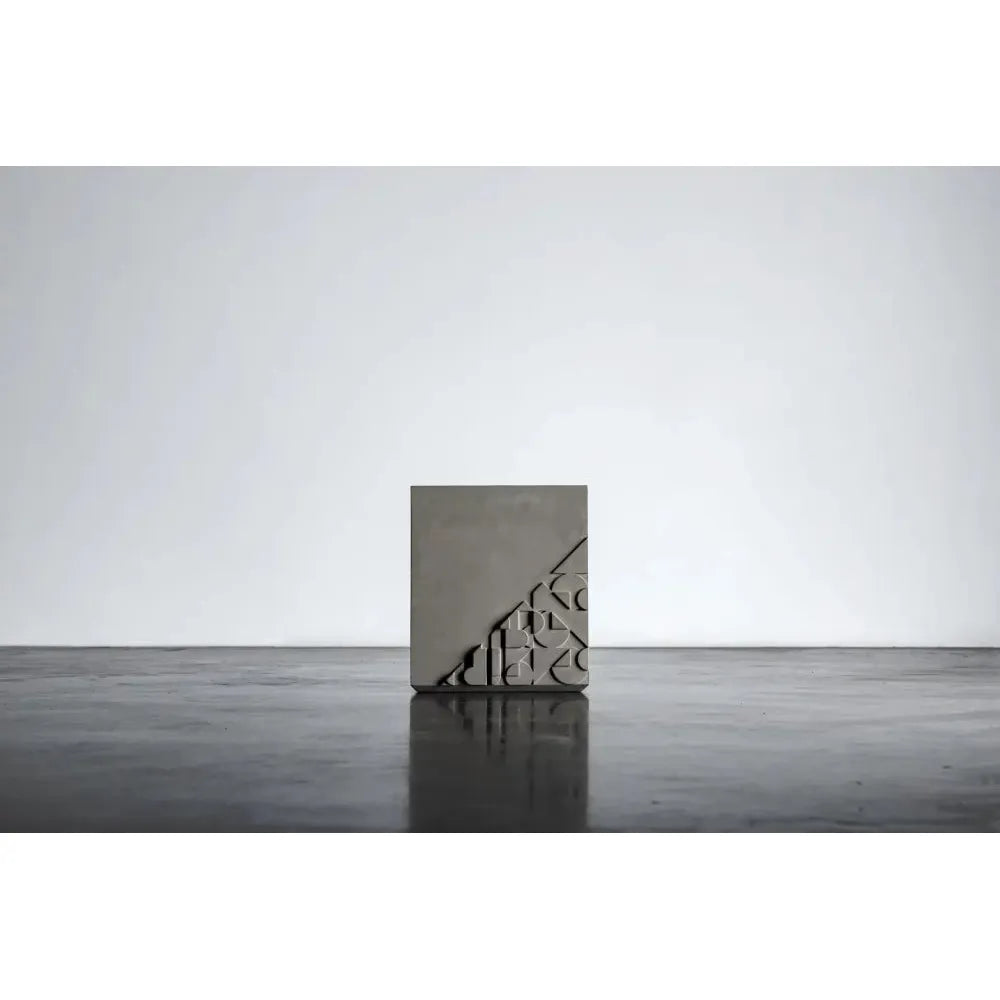 CURB ACCENT TABLE