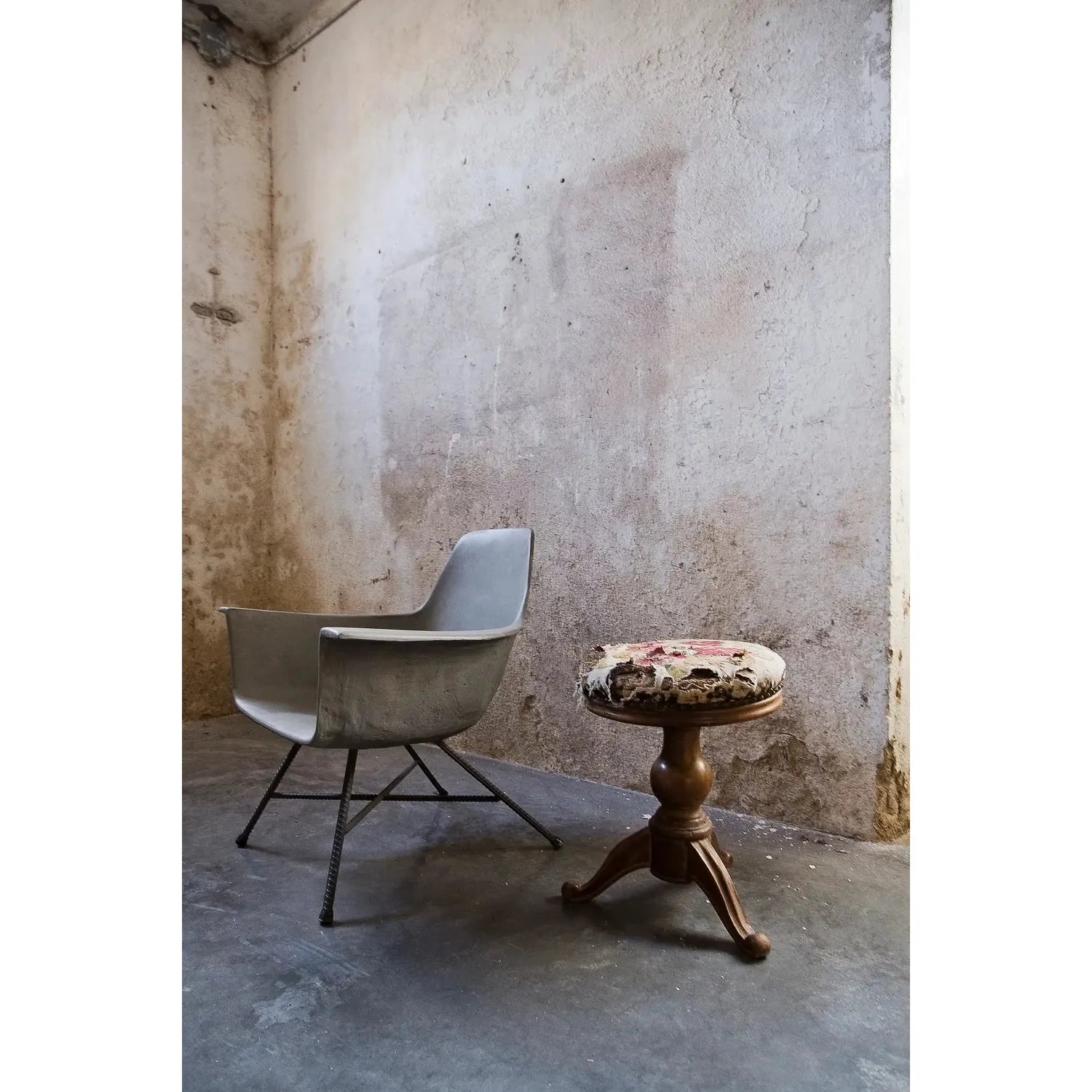 HAUTEVILLE LOW ARMCHAIR