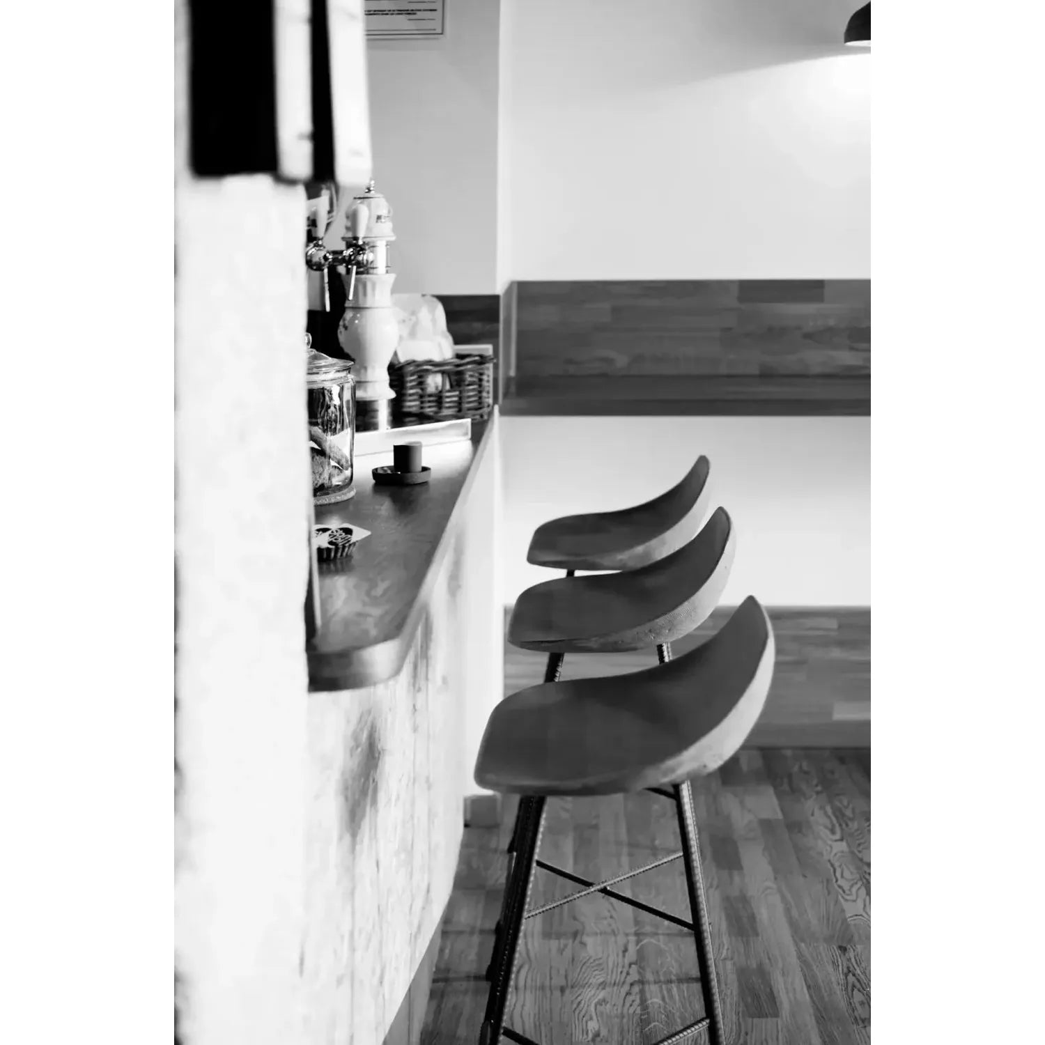 HAUTEVILLE 670 BARSTOOL