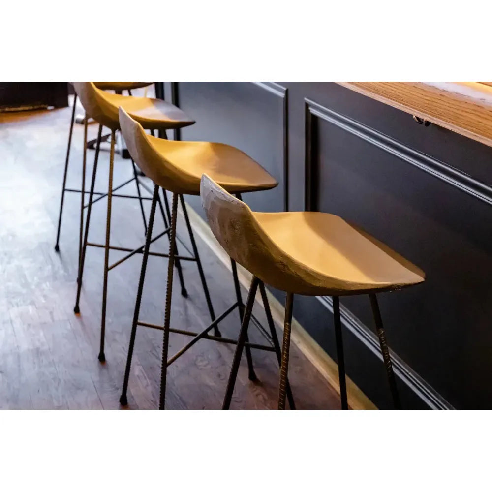 HAUTEVILLE 670 BARSTOOL