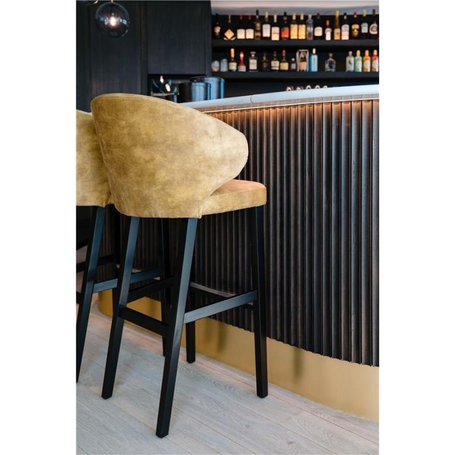 AXL bar chair with square wooden legs