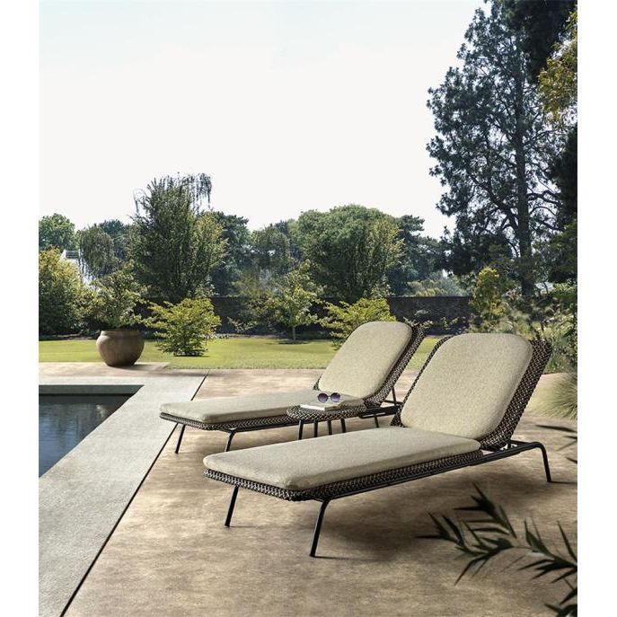 MODESTO sunlounger black alu, weaving oyster incl cushion cream