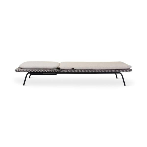 MODESTO sunlounger black alu, weaving oyster incl cushion cream
