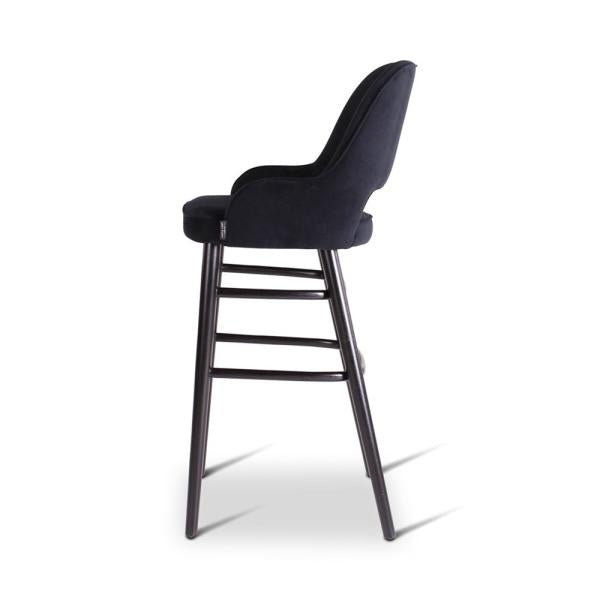 GIL bar chair with round wooden legs