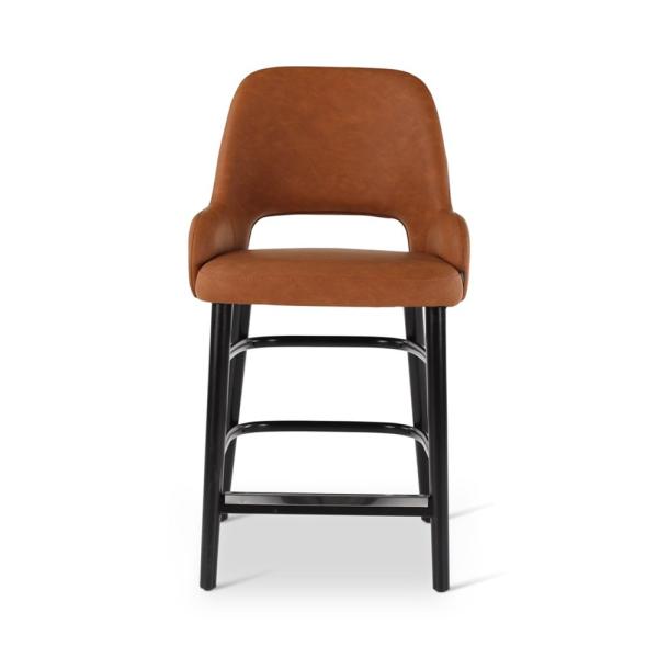 GIL counter chair with round wooden legs