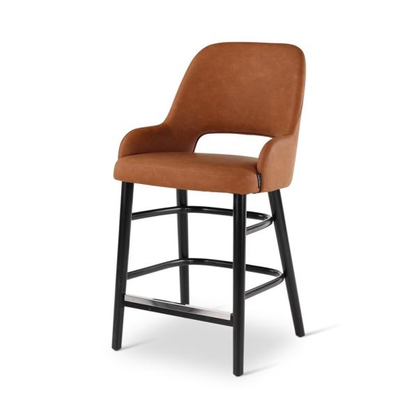 GIL counter chair with round wooden legs