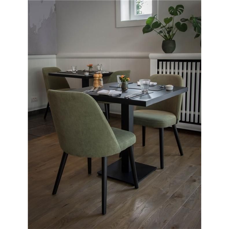 PAM chair with round wooden legs