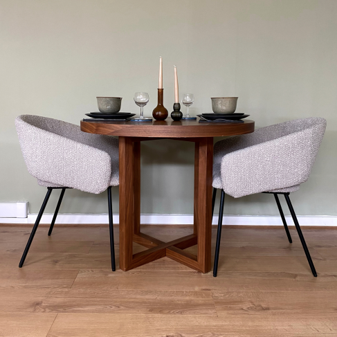 Iris Dining Table: The Perfect Blend of Style and Functionality