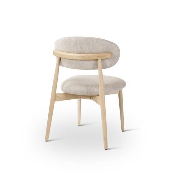 LOOF chair with round wooden legs