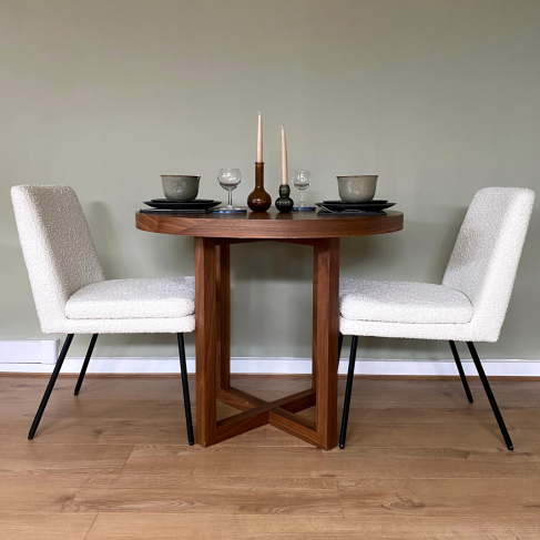 Laurel Dining Chair: Sophisticated Comfort for Your Dining Experience