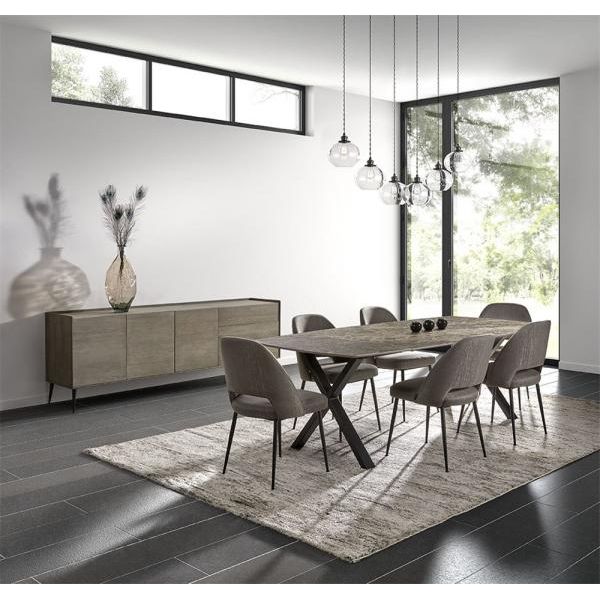 JOY chair with black metal legs